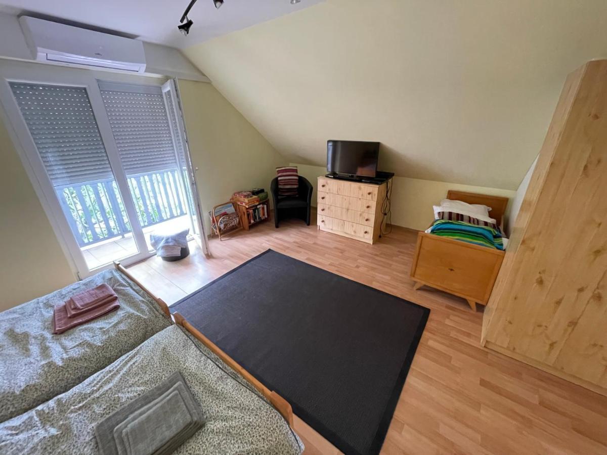 Appartamento Thefi Vendégház Zánka Esterno foto
